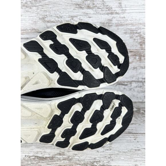 Women's Hoka One One Clifton 9 Black Running Shoes Sz 9.5B Athletic Great Shape! - Picture 9 of 13